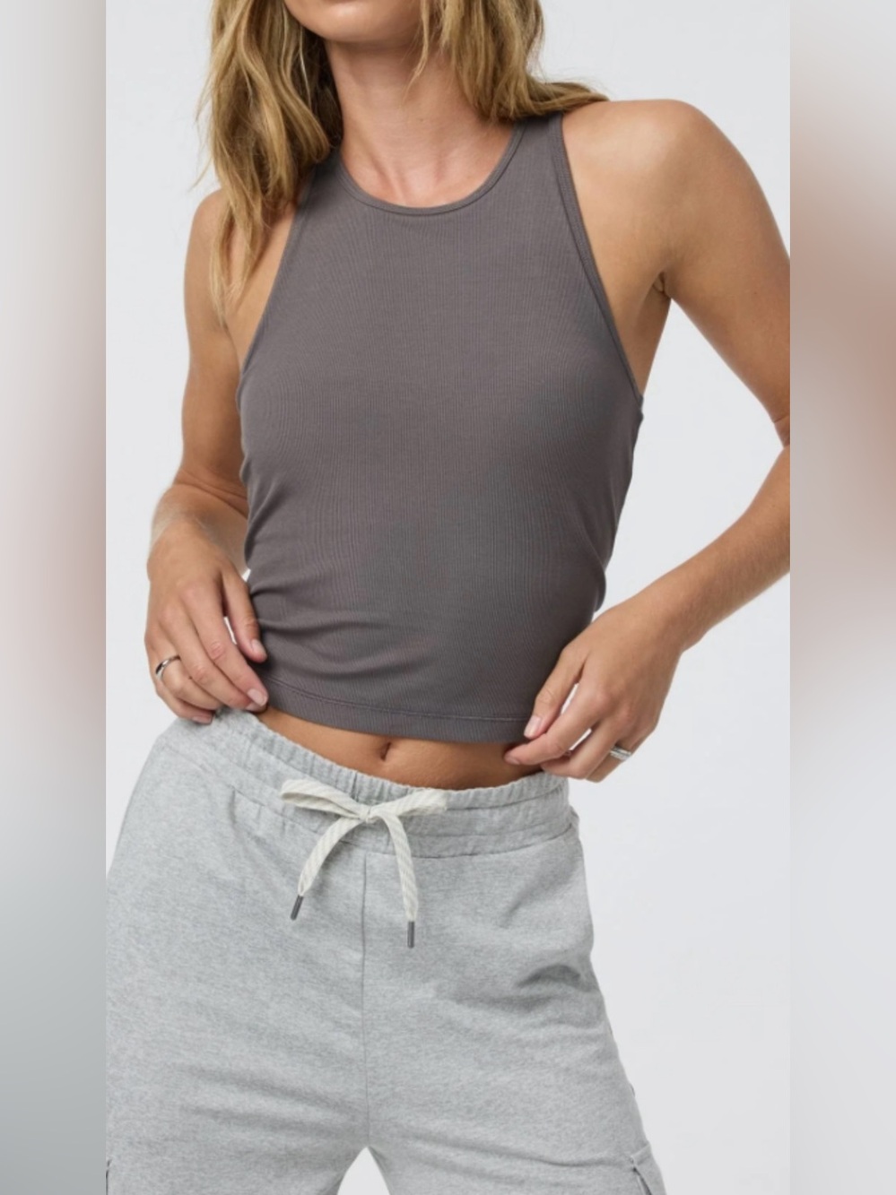Vuori Pose Plyo Built-In Bra Cropped Tank Top Soft Rib Knit In Chia Size S - Picture 3 of 14